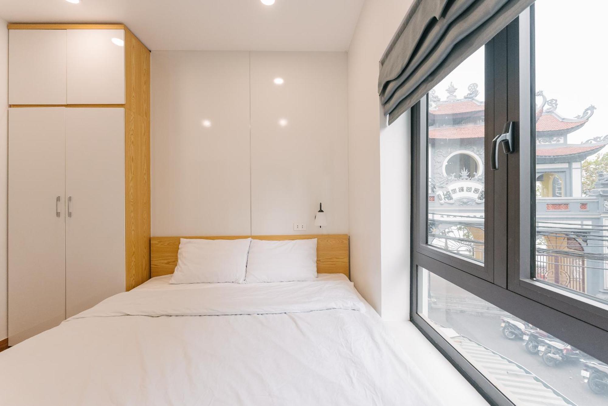 Morri Lakeview Apartment
